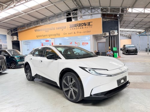 toyoya bz5 2025
