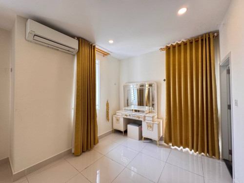 Twin Villa for rent in Borey Peng Houth Boeng snor price 1500$ negotiable full furnish