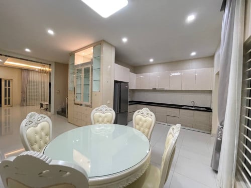 Twin Villa for rent near Aeon2 mall SenSok
