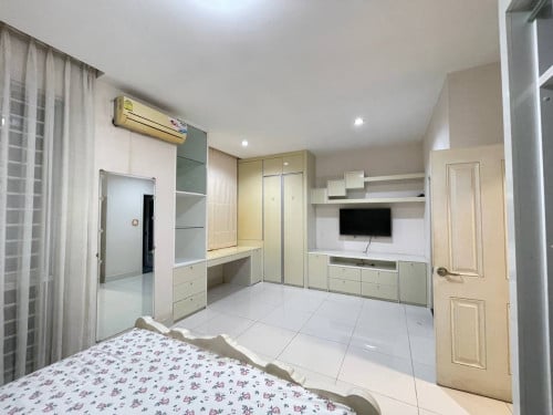 Twin Villa for rent near Aeon2 mall SenSok