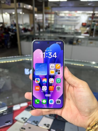 Xiaomi 13 CH Ram12GB HD256GB Phone Condition 97% , ម៉ាស៊ីនសានុំស្អាត