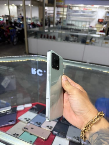 Xiaomi 13 CH Ram12GB HD256GB Phone Condition 97% , ម៉ាស៊ីនសានុំស្អាត