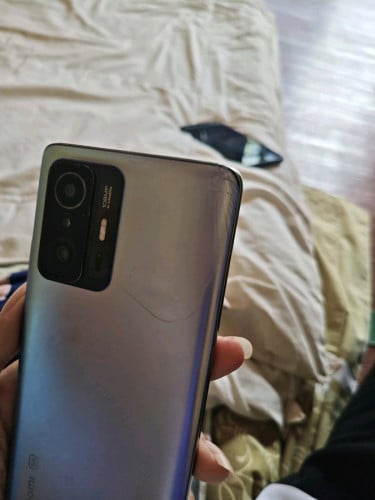 Xiaomi mi 11T pro បែកខ្នង