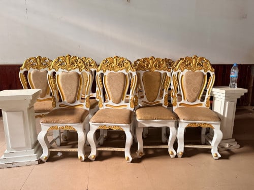 កៅអីឈេីក្បាច់