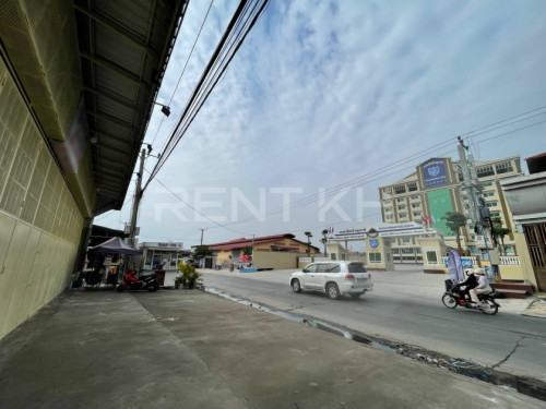 ឃ្លាំងអាជីវកម្មជួល​នៅសែនសុខ