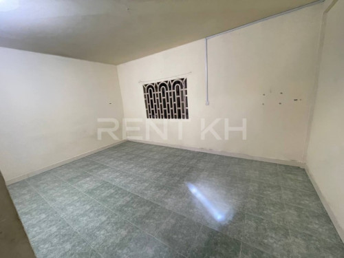 ឃ្លាំងអាជីវកម្មជួល​នៅសែនសុខ
