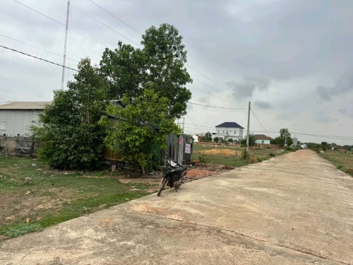 ផ្ទះដីលក់នៅសៀមរាបជិតរង្វង់មូលផ្ការរំដួល