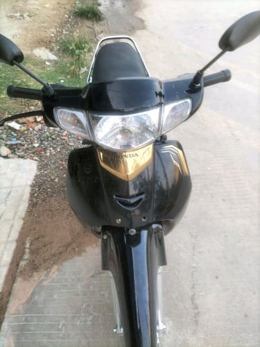 សង់05 ដៃជើងស្អាត មានពន្ធ