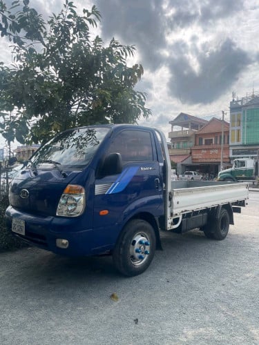 ឡានដឹក 1 តោនកន្លះ លក់ Kia bongo III 2007