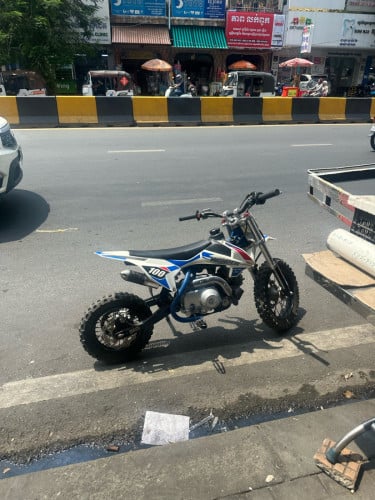 ម៉ូតូត្រៃ110cc auto
