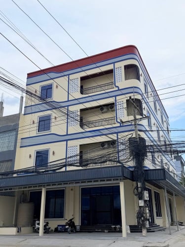 出租房屋,17间卧室，大厅面积120平方米,空调，热水器