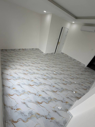 出租房屋,18间卧室，19间浴室,空调，热水器,发电机