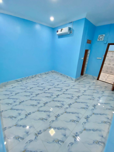 出租房屋,19间卧室，20间浴室,空调，热水器,发电机