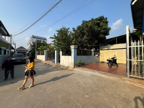 ដីជួល ជិតបន្ទាយសម្តេចក្រុងតាខ្មៅ បណ្តាយ 29ម ជំរៅ 12ម