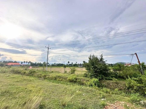 ដីផ្លូវជាតិលេខ 3 ជិតក្រុង 8នាទីដល់ ផ្សារក្រុងកំពត បងៗ អូនៗ ត្រូវការ អាចមកមេីលបាន ម្ចាស់ផ្ទាល់