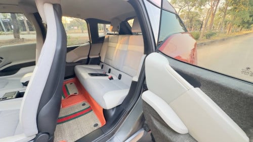 ឡានលក់ BMW i3 ឆ្នាំ2014 អគ្គិសនី+សាំង ឡាននៅថ្មី ជិះស្រួលណាស់