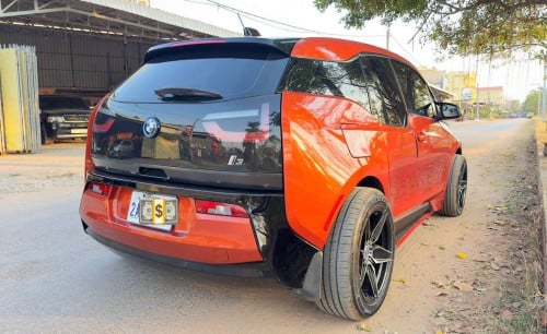 ឡានលក់ BMW i3 ឆ្នាំ2014 អគ្គិសនី+សាំង ឡាននៅថ្មី ជិះស្រួលណាស់