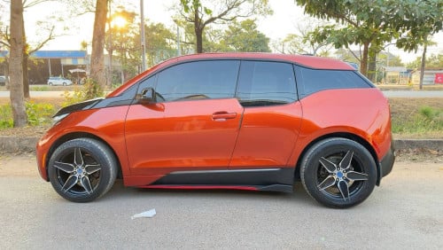 ឡានលក់ BMW i3 ឆ្នាំ2014 អគ្គិសនី+សាំង ឡាននៅថ្មី ជិះស្រួលណាស់