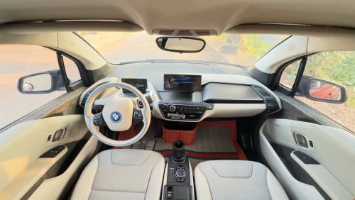 ឡានលក់ BMW i3 ឆ្នាំ2014 អគ្គិសនី+សាំង ឡាននៅថ្មី ជិះស្រួលណាស់