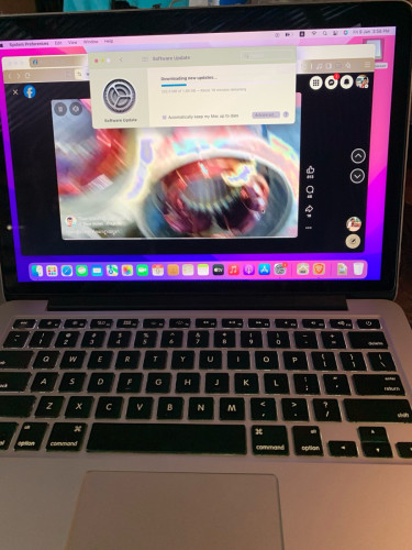 លក់​Macbook pro i7  -RAM16G. 13" ឆ្នាំ​2០15  128G