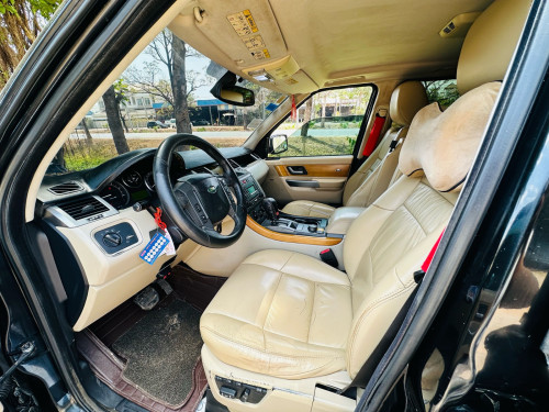 ឡានលក់ Rang Rover Sport ឆ្នាំ2006 up 2012 V6 ម៉ាស៊ូត តម្លើងបូមធម្មតាហើយស្រាប់
