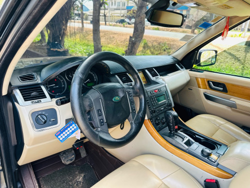 ឡានលក់ Rang Rover Sport ឆ្នាំ2006 up 2012 V6 ម៉ាស៊ូត តម្លើងបូមធម្មតាហើយស្រាប់