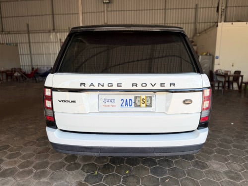 ឡានលក់ Rang Rover Vogue ឆ្នាំ2013 full option V6 ម៉ាស៊ូត ឡាននៅស្អាត សំណុំ