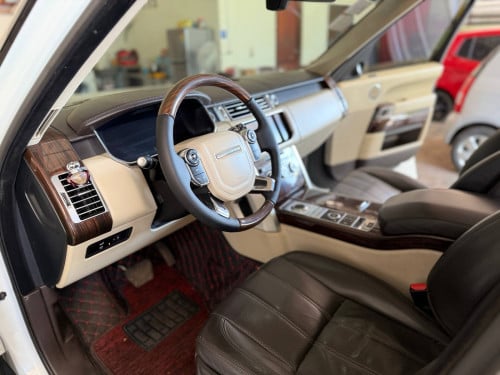 ឡានលក់ Rang Rover Vogue ឆ្នាំ2013 full option V6 ម៉ាស៊ូត ឡាននៅស្អាត សំណុំ