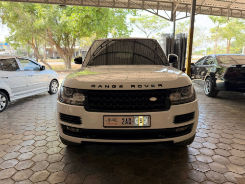 ឡានលក់ Rang Rover Vogue ឆ្នាំ2013 full option V6 ម៉ាស៊ូត ឡាននៅស្អាត សំណុំ