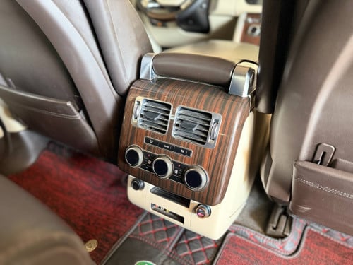 ឡានលក់ Rang Rover Vogue ឆ្នាំ2013 full option V6 ម៉ាស៊ូត ឡាននៅស្អាត សំណុំ