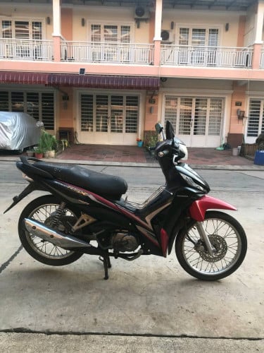 វ៉េវ RSX