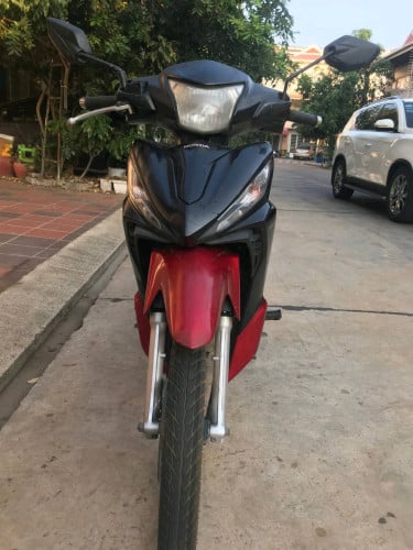 វ៉េវ RSX