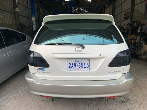 ឡានលក់ RX 300