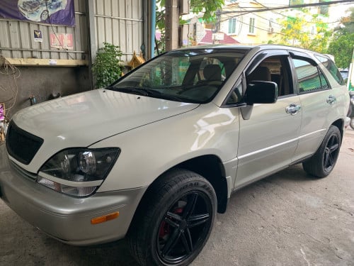 ឡានលក់ RX 300