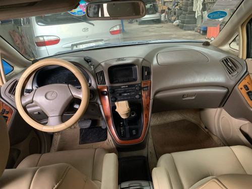 ឡានលក់ RX 300