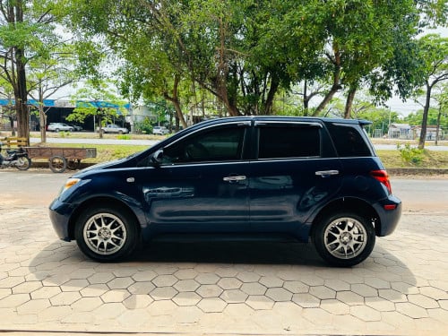 ឡានលក់ Toyota scion ឆ្នាំ2005 ឡាននៅស្អាត ថ្មី ជិះស្រួល
