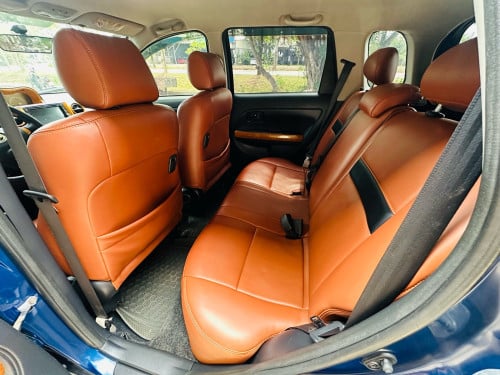 ឡានលក់ Toyota scion ឆ្នាំ2005 ឡាននៅស្អាត ថ្មី ជិះស្រួល