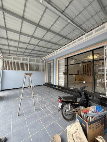 🏦出租房屋, 18间卧室，大厅面积200平方米