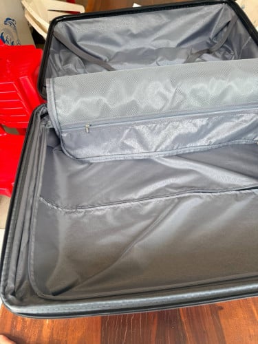 20$ suit case XL size
