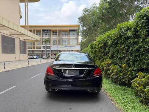 2015 Mercedes-Benz C300 AMG Line
