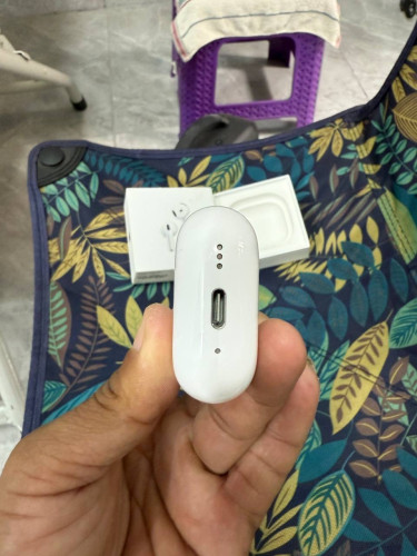 AirPods 4 ANC