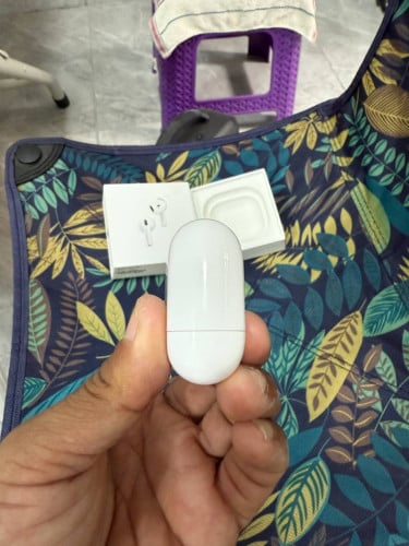 AirPods 4 ANC