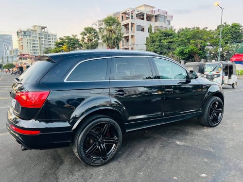 Audi Q7, ឆ្នាំ012 (បង់រំលស់100%)