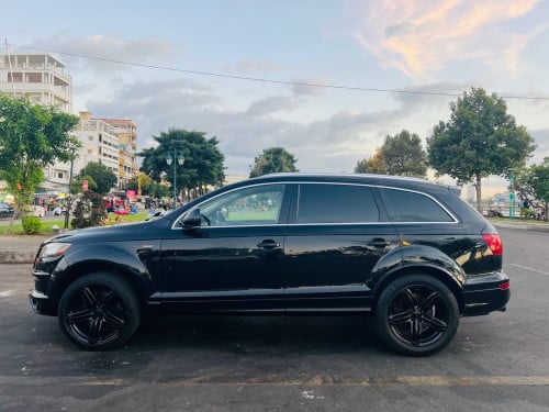 Audi Q7, ឆ្នាំ012 (បង់រំលស់100%)