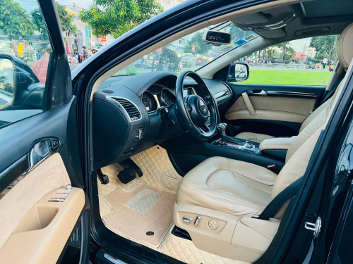 Audi Q7, ឆ្នាំ012 (បង់រំលស់100%)