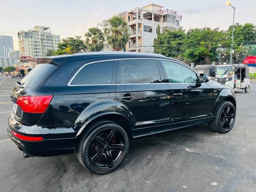 Audi Q7, ឆ្នាំ012 (បង់រំលស់100%)