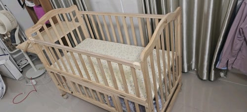 baby crib