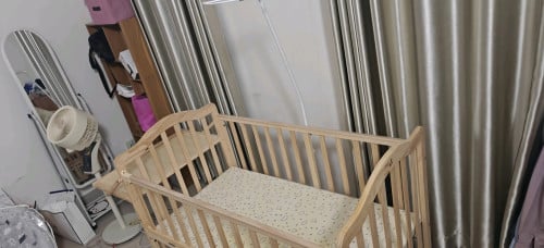 baby crib