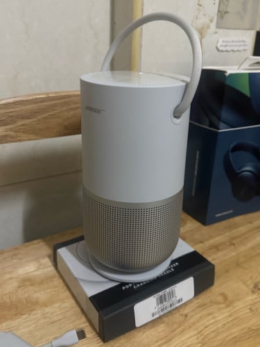 Bose Portable Smart Speaker មួយទឹកស្អាតដូចថ្មី✅ ថែមជើងទ្រ💰 តម្លៃ 2xx$ ជាង☎️Telegram 086494581
