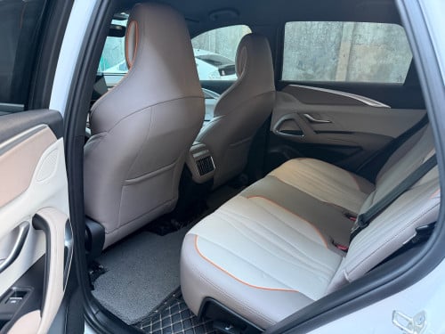 BYD sealion 5